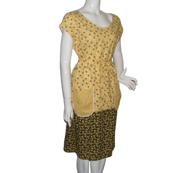 Handmade House Dress, L, Bees & floral print, Pockets, Straps, Drop sleeve - Picture 2 of 10